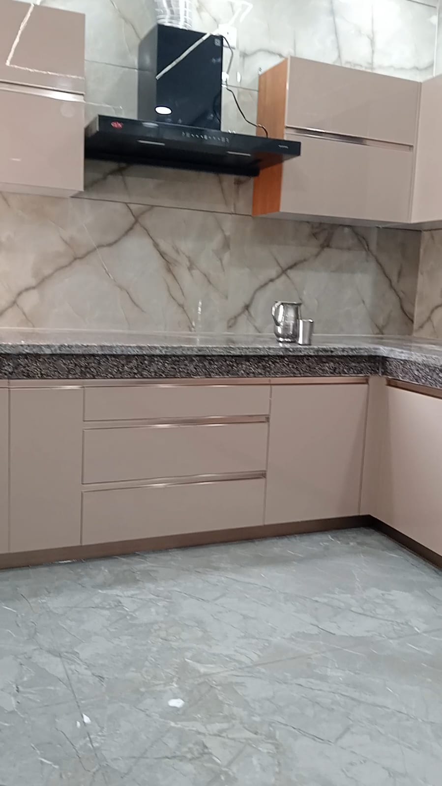 Blush Gloss L-Shape Kitchen